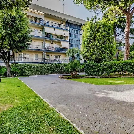 Luxury Front Of Cavalieri Hilton Apartman