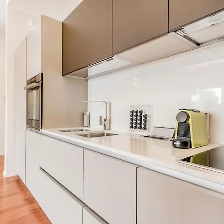 Luxury Front Of Cavalieri Hilton Apartman